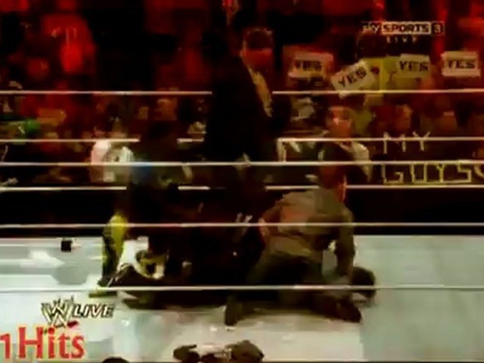 Brock Lesnar Breaks HHH´s Arm!