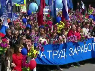 Putin e Medvedev participam de desfile de 1º de maio