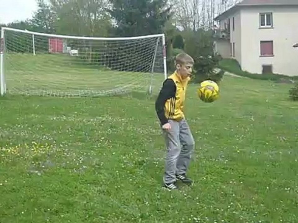 baptiste 11 ans jongles