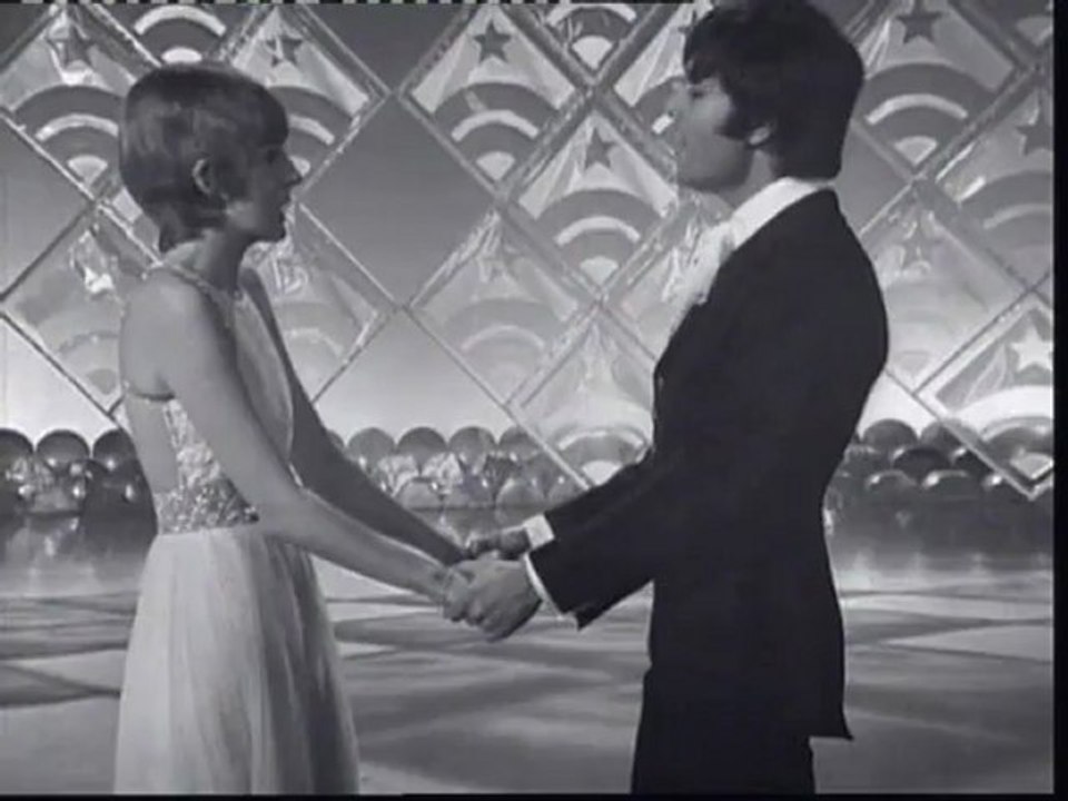 Cilla Black & Cliff Richard - Walk On By/The Look Of Love