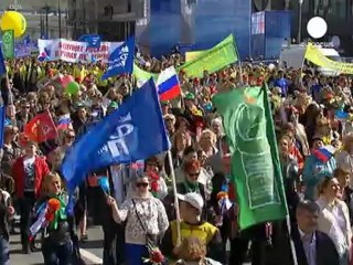 Primo maggio russo, le autorità in testa al corteo