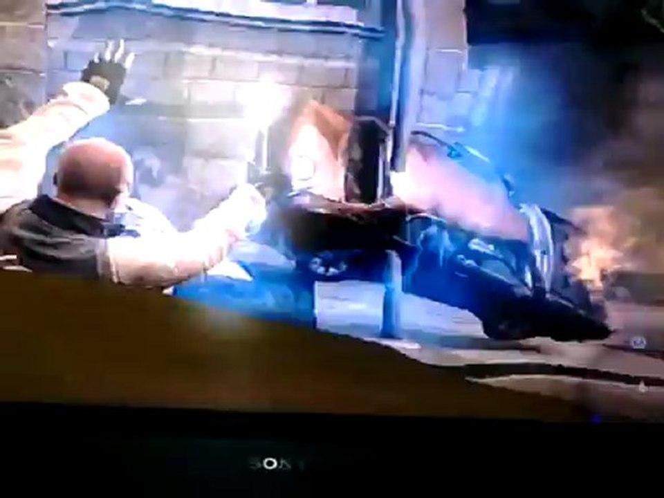 infamous bug voitures dans le poteau