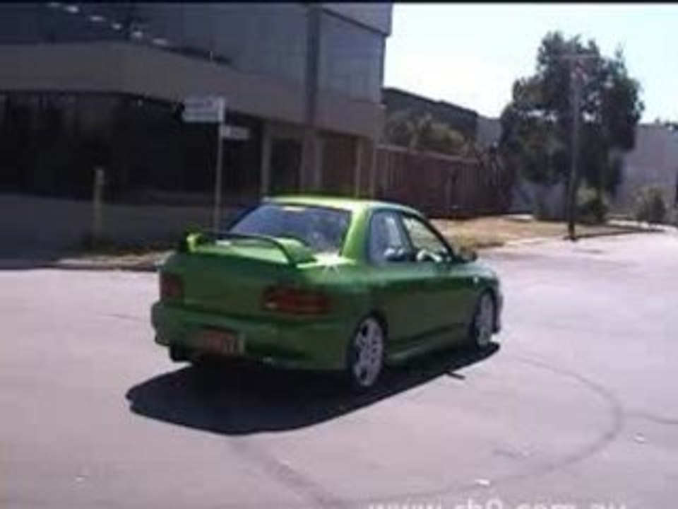 Démarrage d'une Subaru Impreza GT Turbo