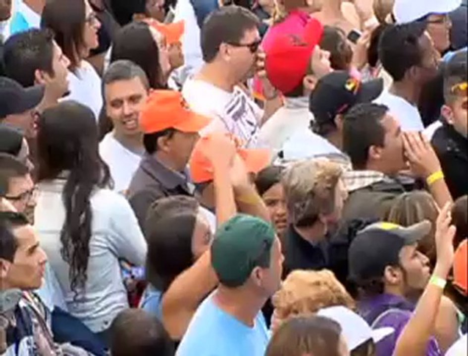 Valdemiro Santiago é vaiado nas festividades do 1º de maio/12/SP