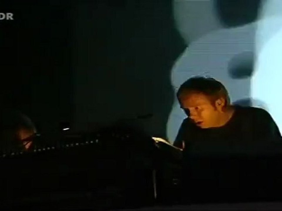 The Chemical Brothers Live At Rockpalast Bizarre Festival 2002 (37 Minute Set)