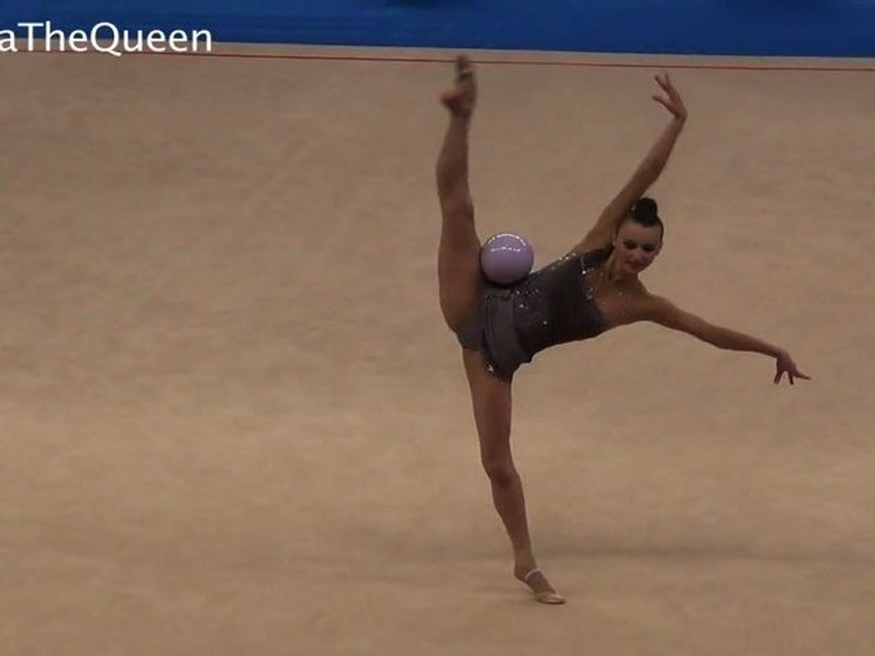 Anna Rizatdinova 2012 WC Pesaro EF ball