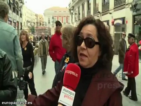 Policía desaloja a 15M de Sol durante actos de la CAM