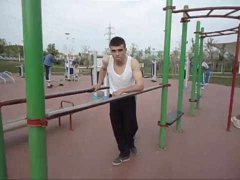 Barfiks dips Oğuzhan KURT Mayıs 2012 Harikalar diyarı