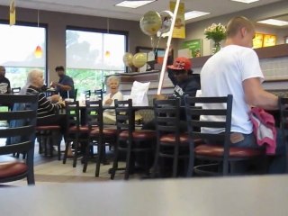 Blague de la paille géante