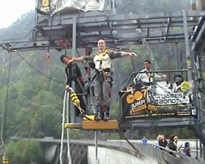 Bungee Jumping 220 m