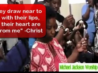‪Michael Jackson Worship In Church.