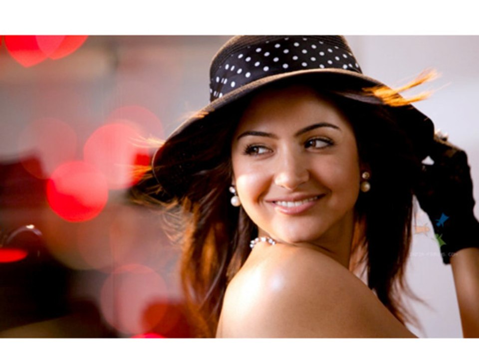 The Gorgeous Anushka Sharma Celebrated Her 24th  Birthday - Rajshri Birthday Special