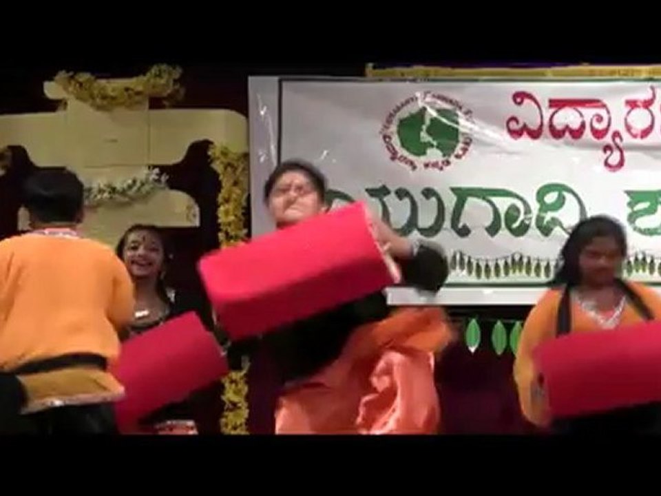 VIDYARANYA KANNADA KOOTA CHICAGO, ILLINOIS: YUGADI 2012:  BHAGYA NAGESH'S "JAANAPADA LOKA"