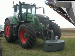 Masse INNOVANTE et POLYVALENTE EUROMASSE - EUROMASSE sur tracteur FENDT - Fr