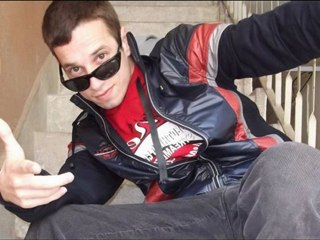 bu kız kime bakıyor :)))