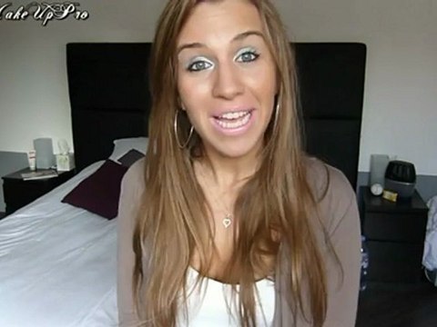 Astuce Maquillage : Un rouge à lèvres qui ne file pas !