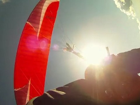 Vol en parapente depuis le Puy-de-Dôme (03/05/2012)