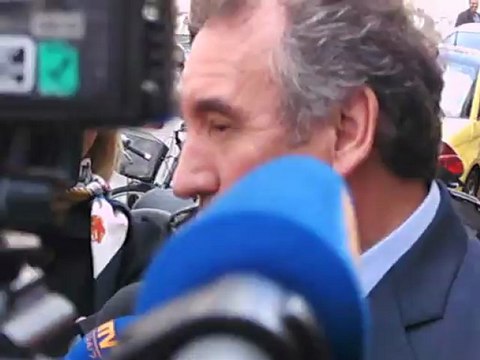 Francois BAYROU (3 mai 2012 -14 heures-) : la position du MODEM est reportée à demain... mais pas à la Saint Glin-Glin