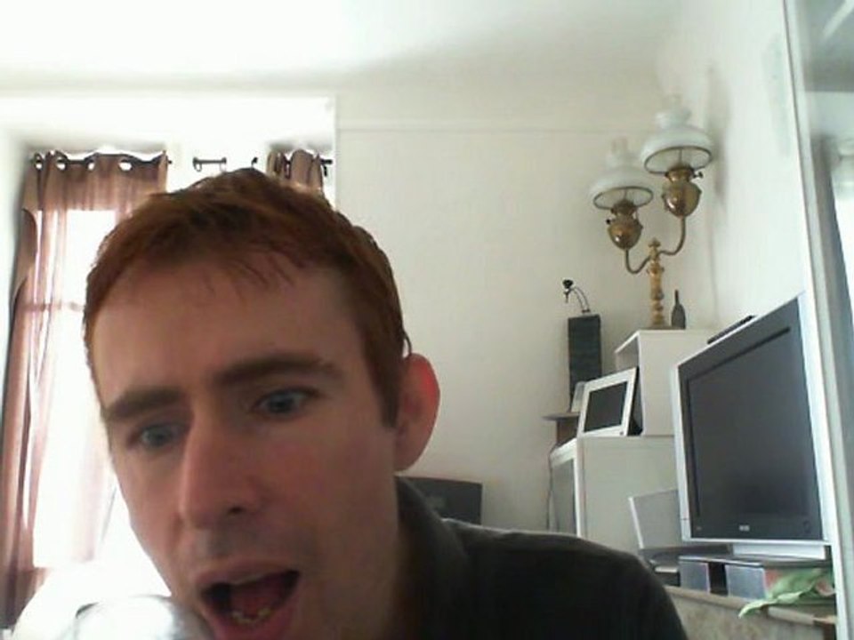 Wiwi égratigne "mirage geisho" de Carole Laure