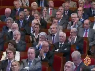 فرنسا لن تسمح للنساء المسلمات بلبس النقاب