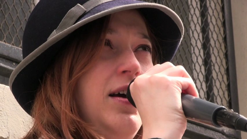 Busking in Australia (FR)