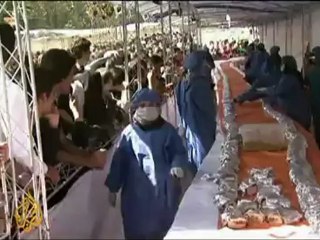 Iranian's enjoy 'world's longest sandwich' - 17 Oct 08