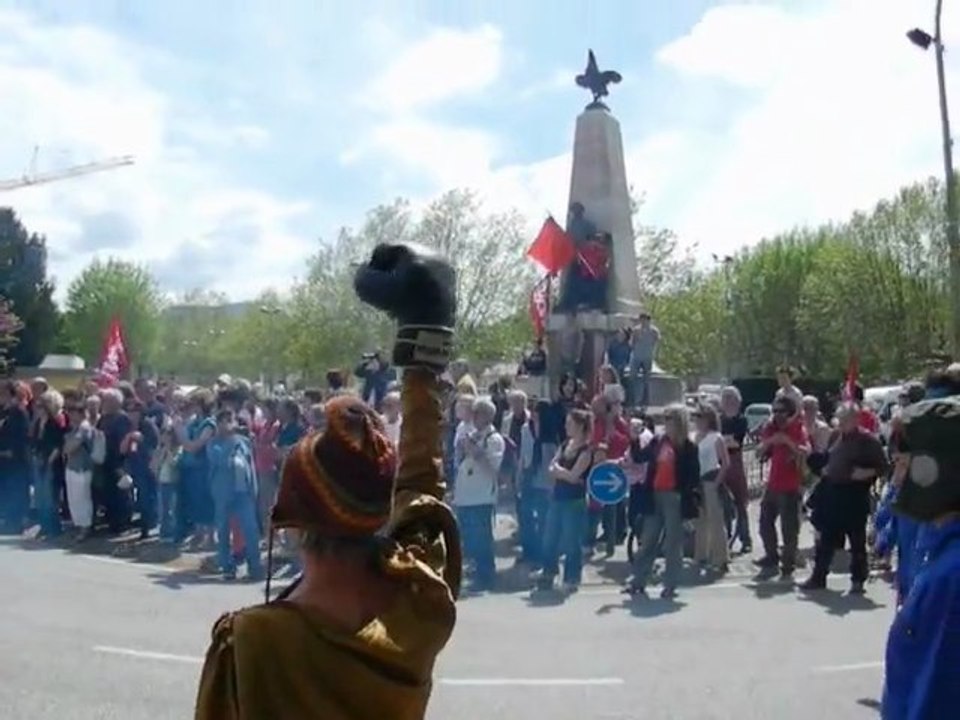 AMBIANCE FRONT DE GAUCHE du 1er MAI à CREST (Drôme)
