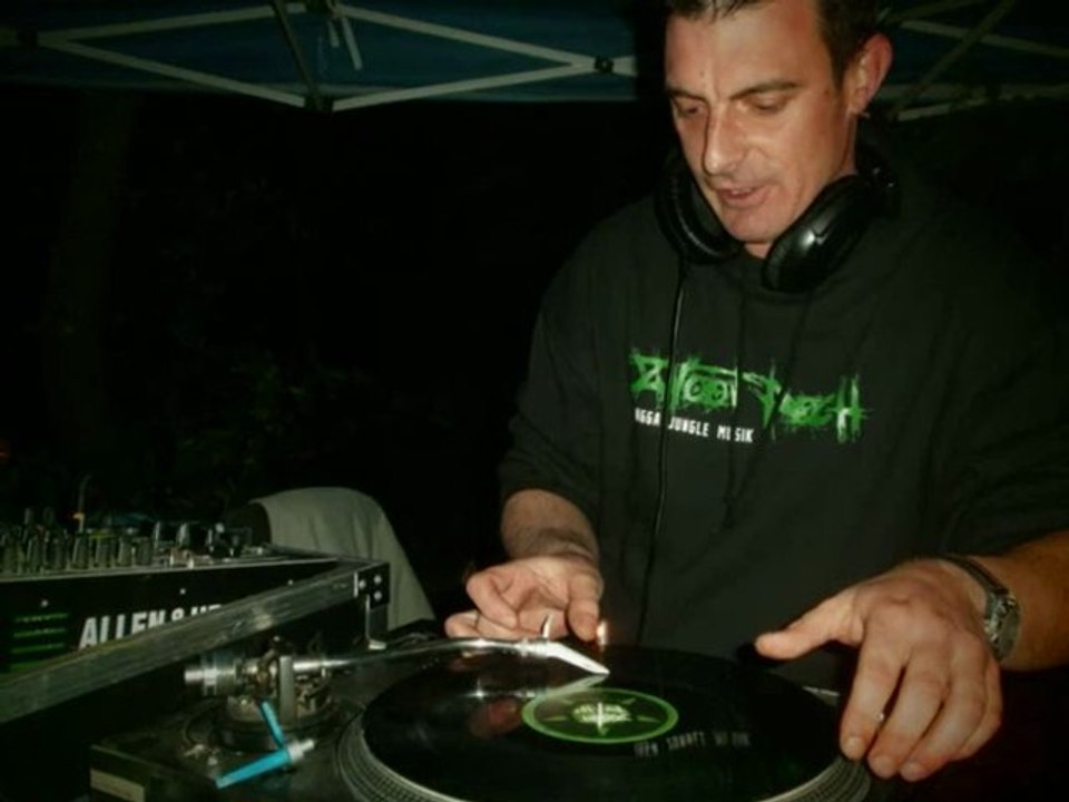 DJ DACRUZ ON DA DRUM MIX