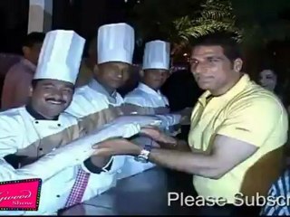 Celebrity's With  24 feet long Chicken Shawarma Roll-at the Grand Sarovar-Premiere.mp4