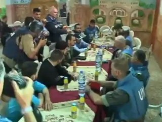 UN observers visit Homs