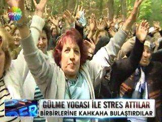 Gülme Yogası ile stres attılar - 03 mayıs 2012
