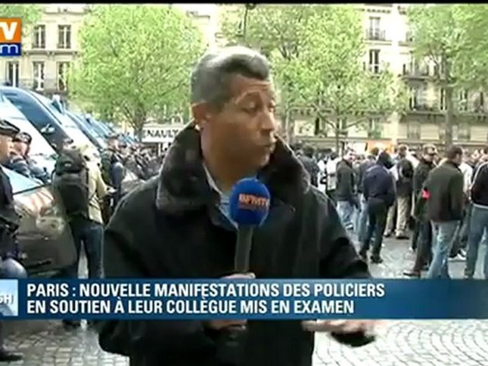 Des policiers manifestent de nouveau à Paris, faisant face aux gendarmes mobiles