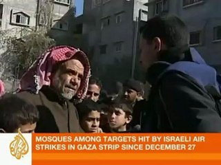Praying in defiance of Israel's war in Gaza - 09 Jan 09