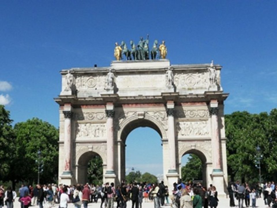 Paris le louvre | Berber Expeditions & Kasbah Lodges in France