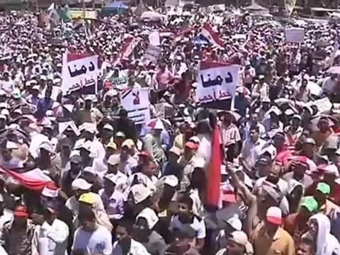 Egyptians demand free election