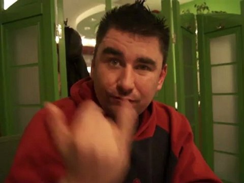 Kaczmar z GW w roli zadymiarza [wiocha kwejk.pl ](1080p_H.264-AAC)