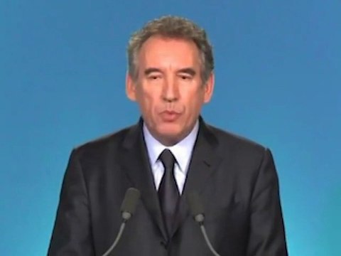 F. Bayrou : Le programme de F. Hollande, inadapté à la situation du pays