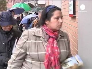 Ligero descenso del paro en España en abril