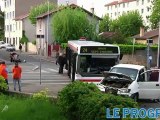Lyon: 14 blessés dans une collision entre un bus TCL et une camionnette