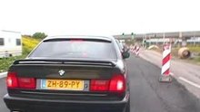 BMW e30 vs m5