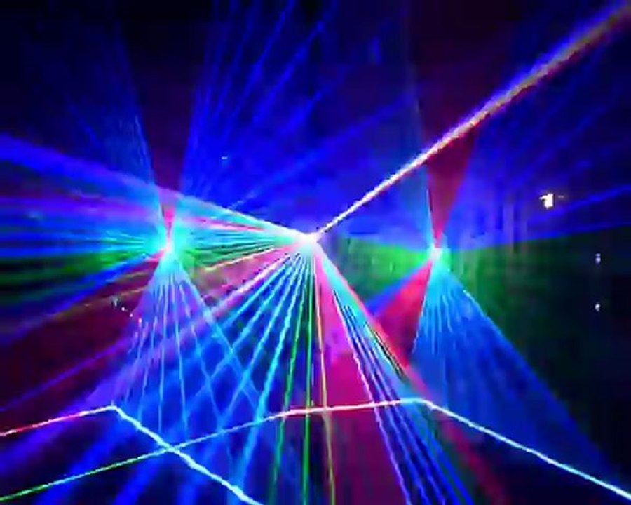 Laser Evolution show avec 4 lasers