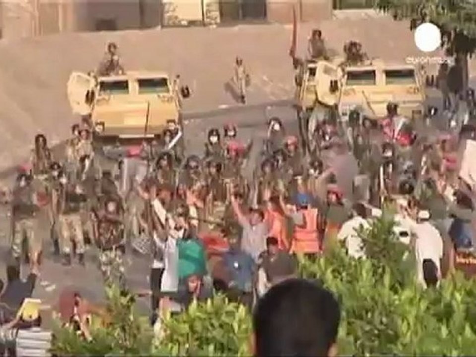 Hundreds injured in Cairo clashes