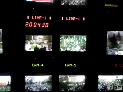 Ο Γιώργος Σιούλας σκηνοθετεί την ομιλία Βενιζέλου