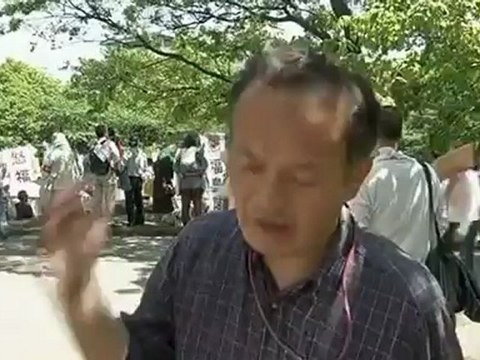 Japan shuts last reactor, protests go on.