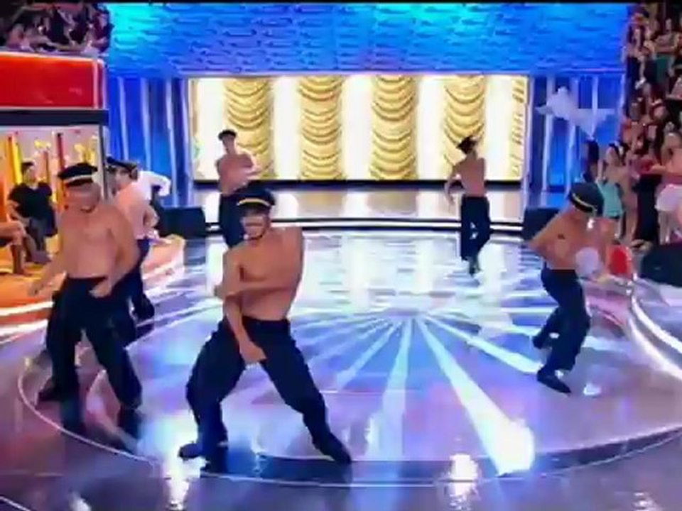 Sophie Charlotte e outros colegas de Fina Estampa vão ao caldeirão do Huck torcer por Fernanda Paes Lemes