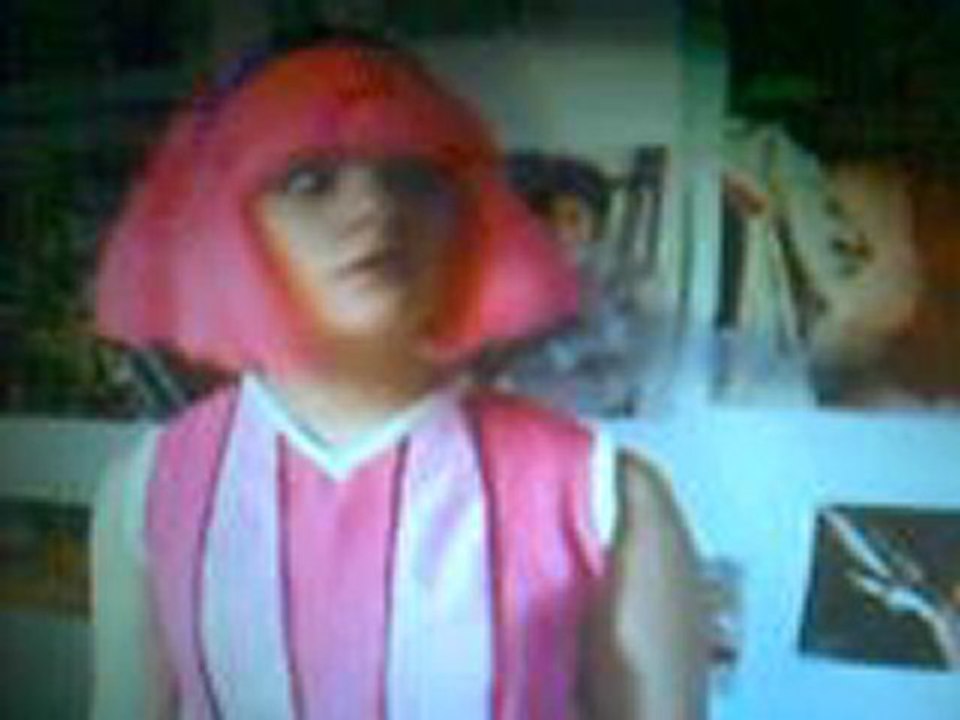 Lazytown : Viivi13 singing to' Galaxy (English)