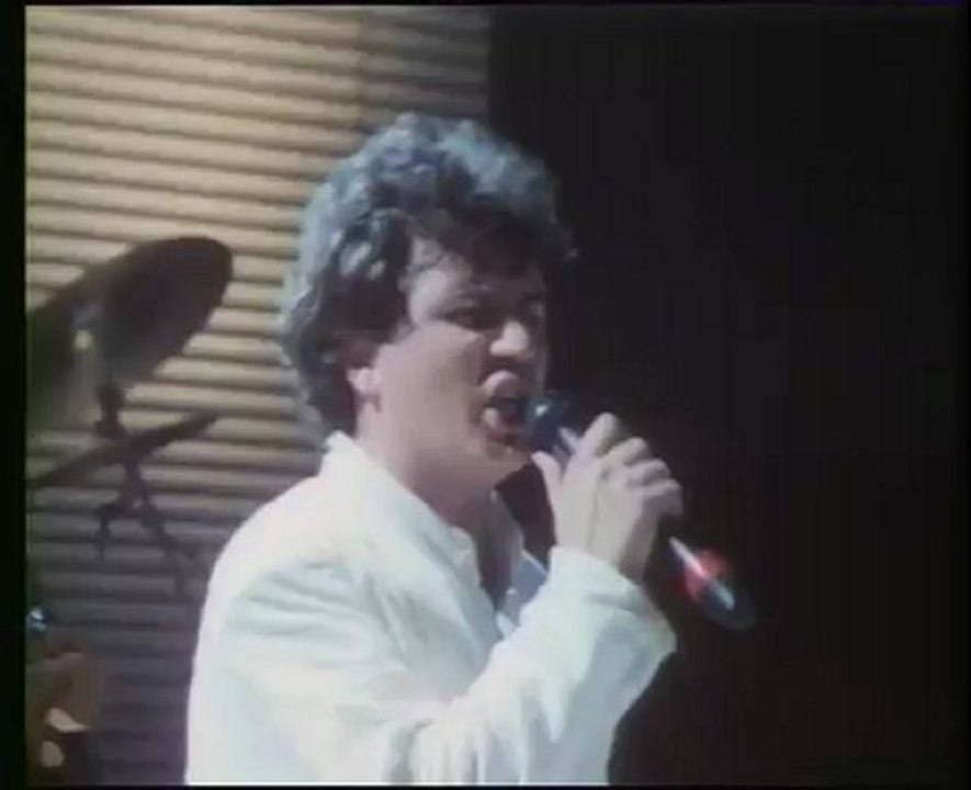 Daniel BALAVOINE  LE CHANTEUR  (live Dijon 84)