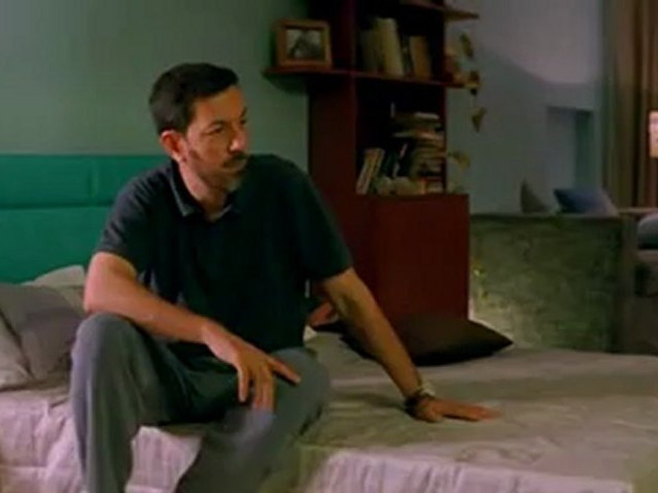 Raat Gayi Baat Gayi 2010_clip3