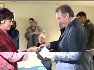 Présidentielle : Bayrou, premier des candidats du 1er tour à voter