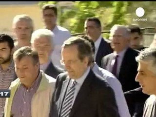 Greeks vote in crucial election